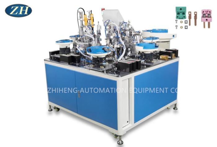 Automaatne pistikute monteerimismasin